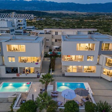 Apartments & Rooms Danivan Pool Villas B 诺瓦利娅 外观 照片