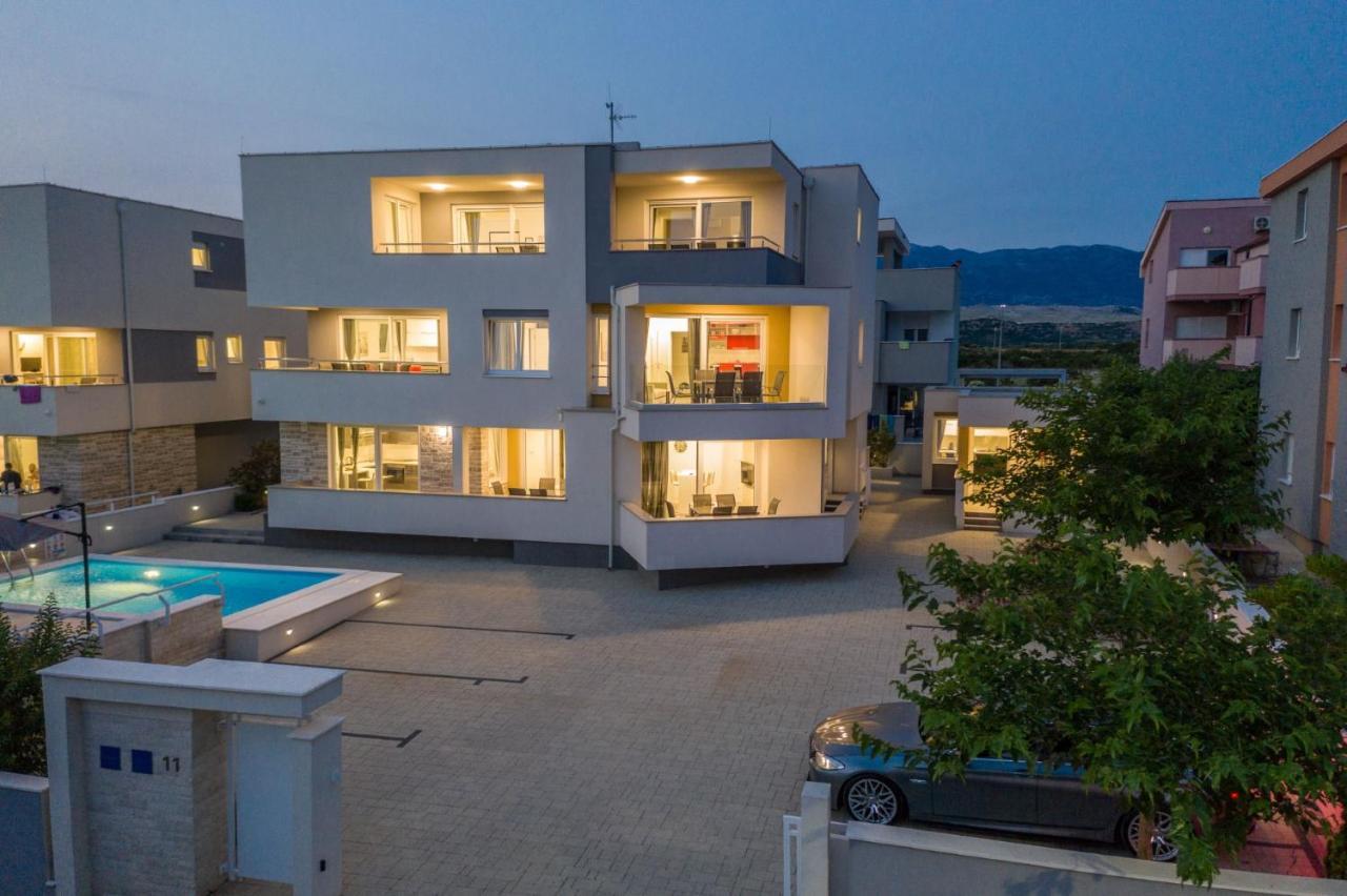 Apartments & Rooms Danivan Pool Villas B 诺瓦利娅 外观 照片
