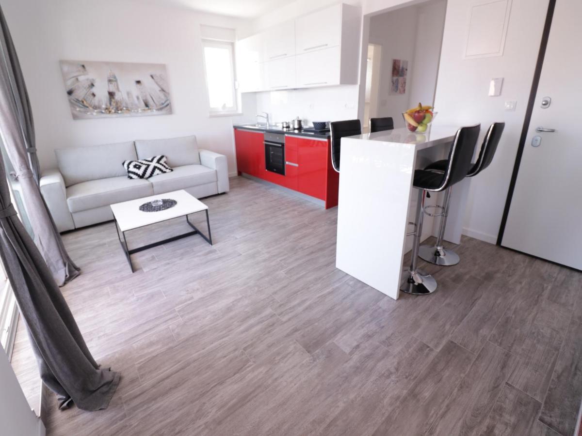 Apartments & Rooms Danivan Pool Villas B 诺瓦利娅 客房 照片