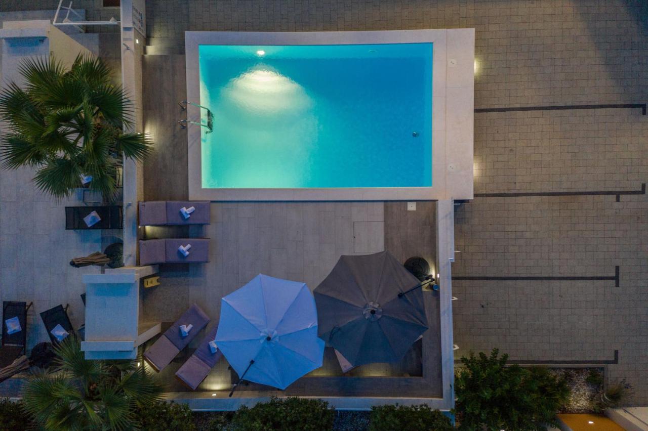 Apartments & Rooms Danivan Pool Villas B 诺瓦利娅 外观 照片