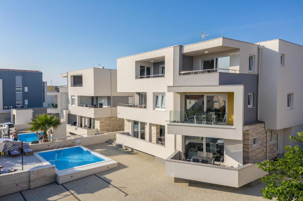 Apartments & Rooms Danivan Pool Villas B 诺瓦利娅 外观 照片