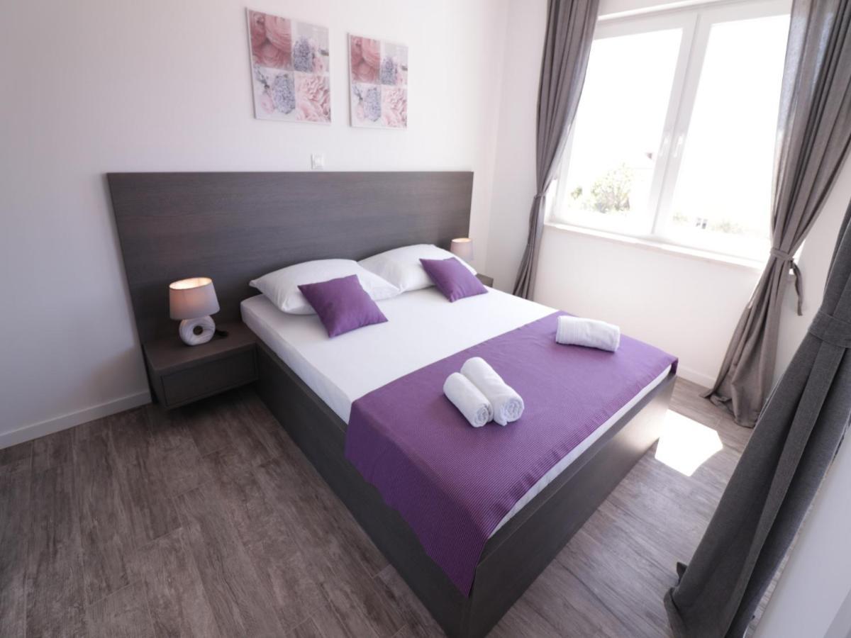 Apartments & Rooms Danivan Pool Villas B 诺瓦利娅 客房 照片