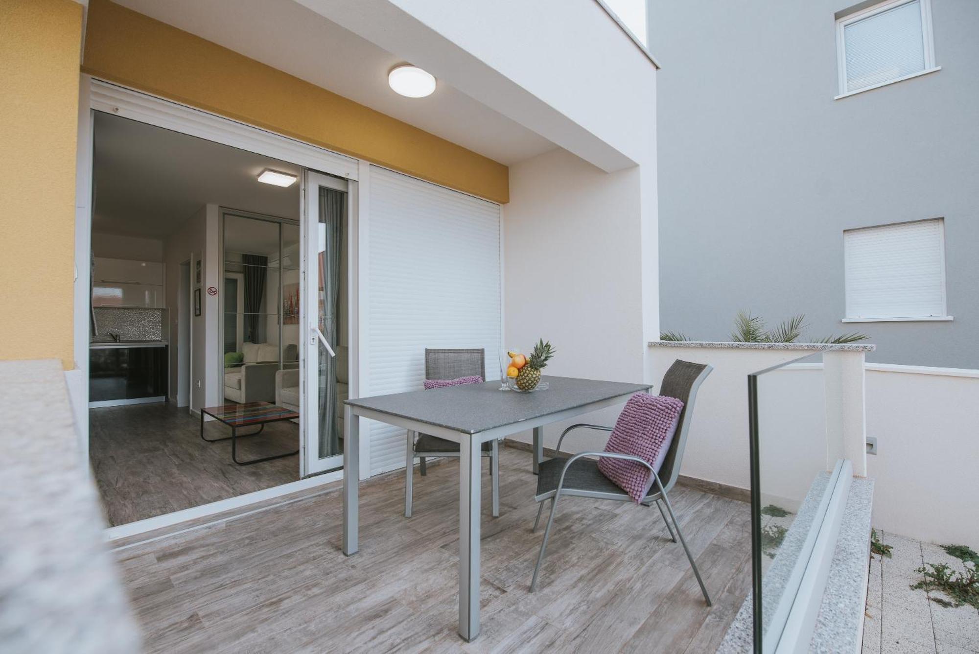 Apartments & Rooms Danivan Pool Villas B 诺瓦利娅 客房 照片